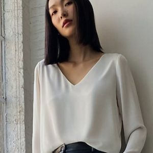 Babaton Aritzia Murphy cropped blouse white